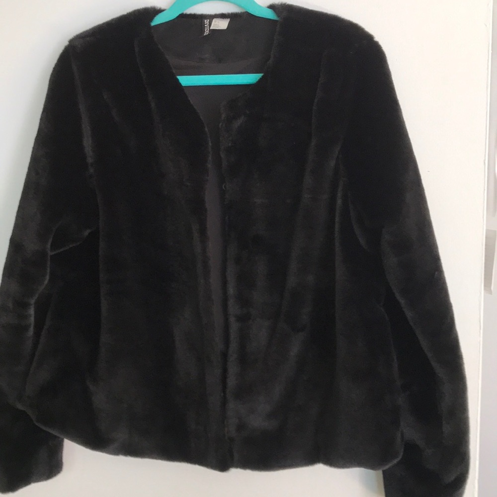 Faux Fur short long sleeved coat